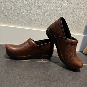 Dansko XP Brown Floral Size 38